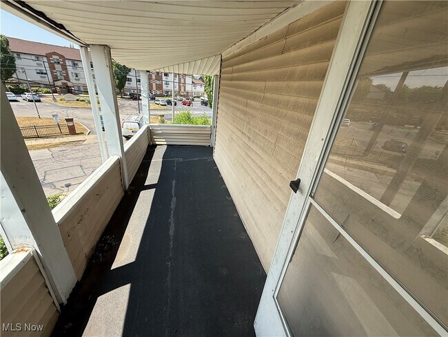 Foto del edificio - 1355 Addison Rd