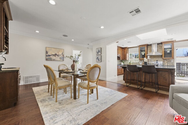 Foto del edificio - 1114 S La Peer Dr