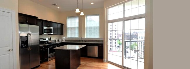 Kitchen - The Monroe Apartments