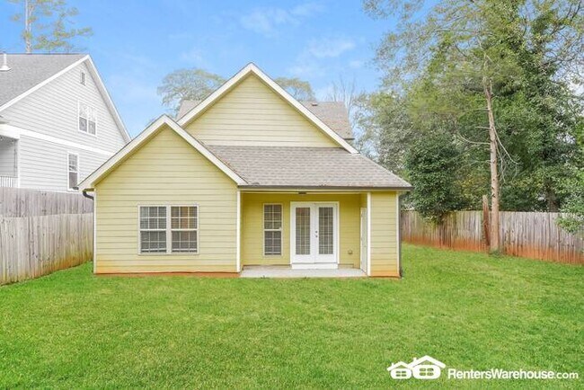 Building Photo - Two story Home Decatur