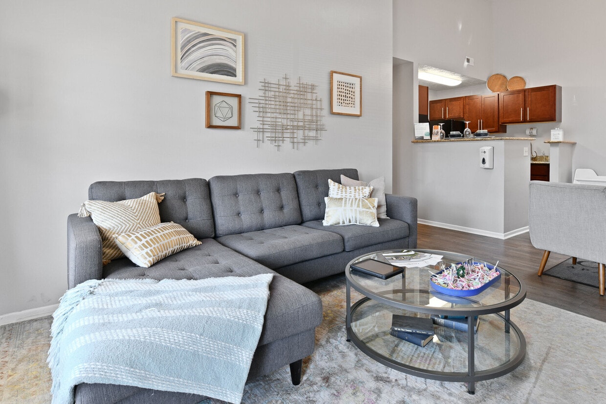Primary Photo - Oak Run Apartments