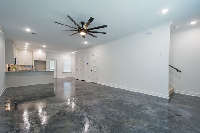 Foto del edificio - Available January