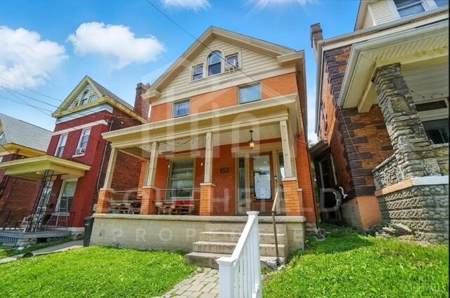 Building Photo - 2319 Victor St