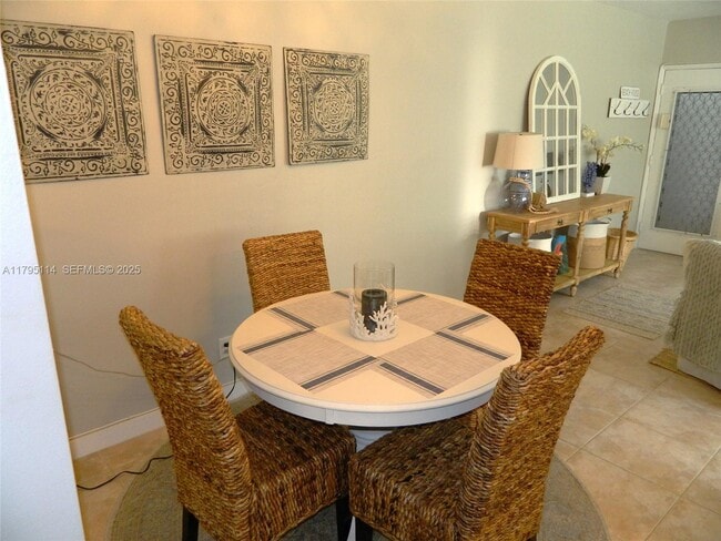 Building Photo - 624 Orton Ave