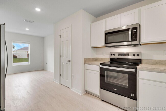 Building Photo - 3226 SW Nutley St
