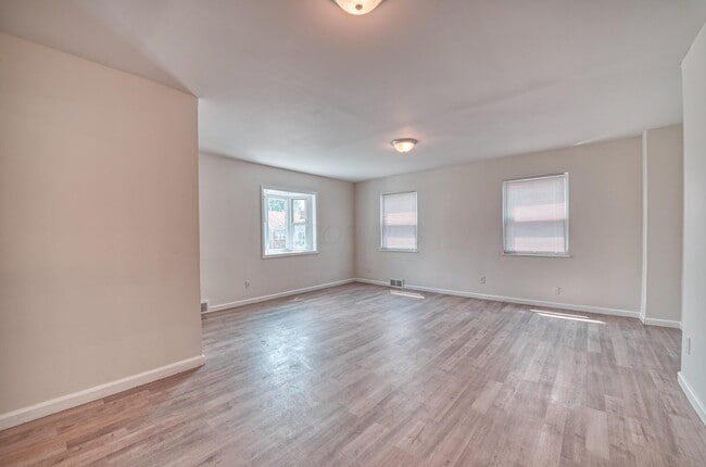 Foto del edificio - 1139 Miller Ave