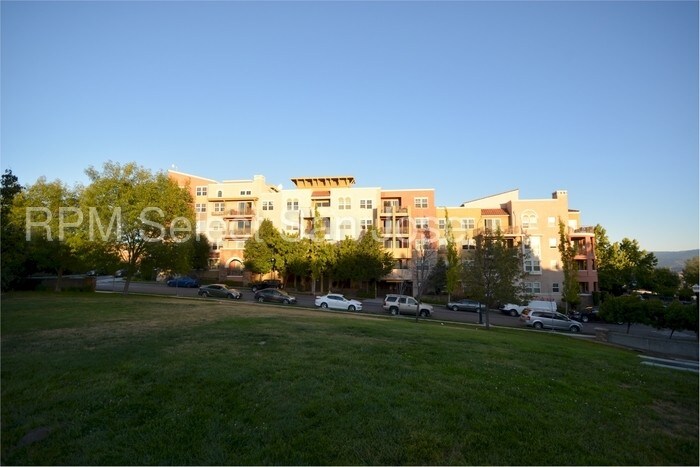 Primary Photo - Spacious 2 Bed/2Bath. New Carpet/Paint