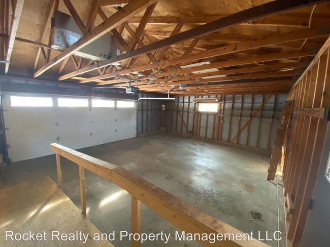 Building Photo - 3 br, 1.5 bath House - 3405 Royal Road