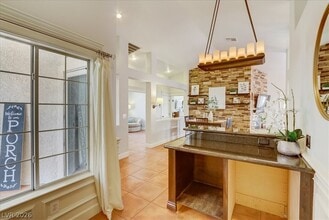 Building Photo - 1812 Stablegate Ave