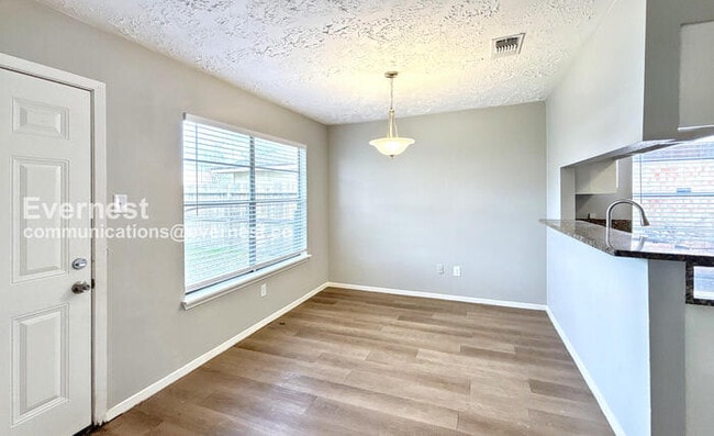 Foto del edificio - 20021 Cottonglade Ln