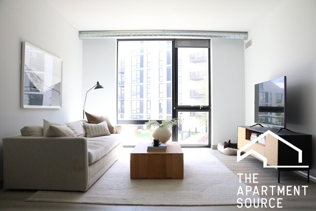 Building Photo - 2155 N Elston Ave