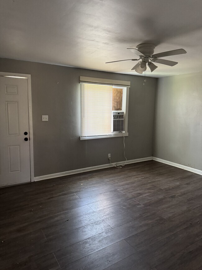 Foto del edificio - 3309 Clarence Towery Cir