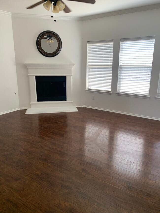 8249 Delafield Dr, Fort Worth, TX 76131 House Rental in Fort Worth