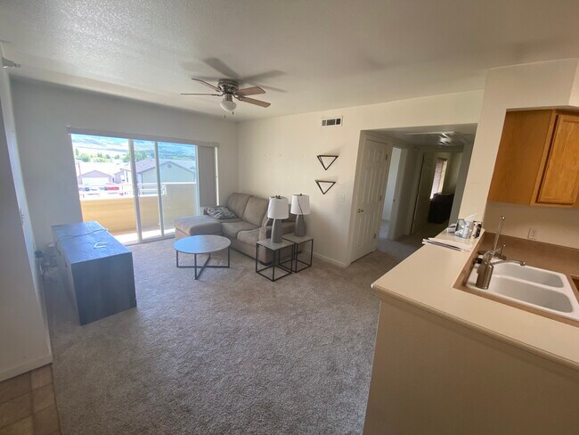 Foto del edificio - 2773 E 15th St
