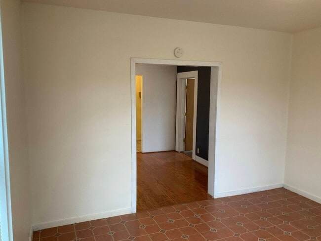 Building Photo - 2 Bedroom House in Whiteaker