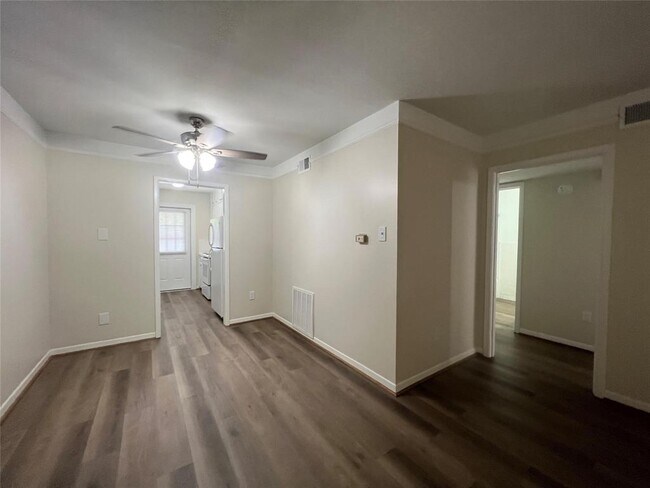 Foto del edificio - 500 Willow Dr