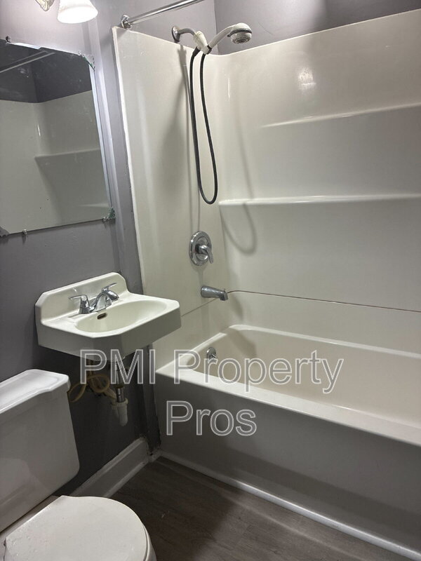 Foto del edificio - 1562 S 7th St