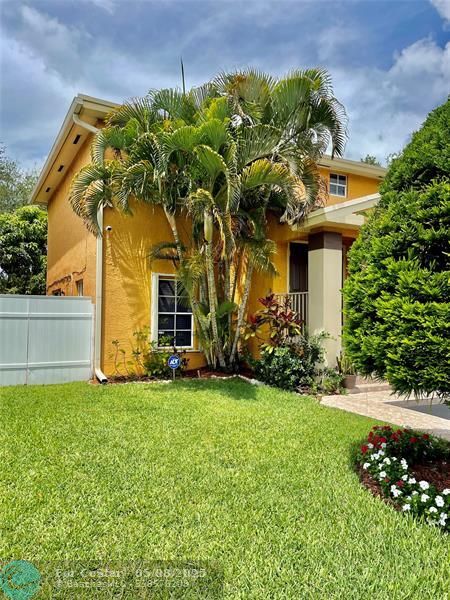 Foto principal - 5871 Woodland Point Dr