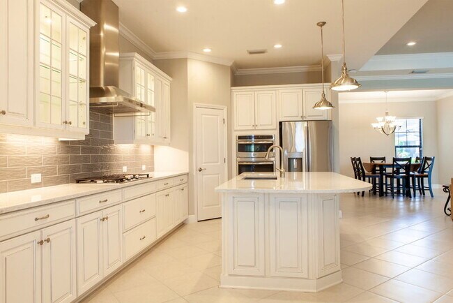 Building Photo - 13927 Old Creek Ct