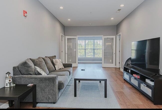 Foto del edificio - 302 Campus Walk Trl