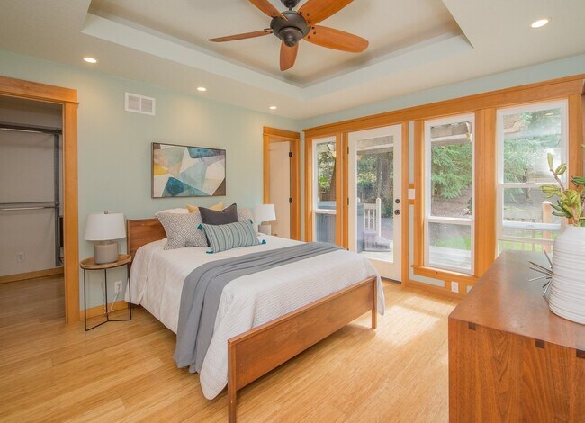 Master Bedroom - 6400 SW Vermont St