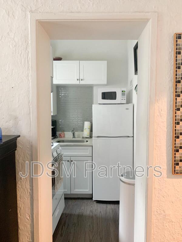 Foto del edificio - 1263 N Clarkson St