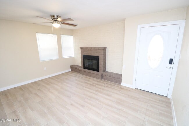 Building Photo - 536 Bataan Cir