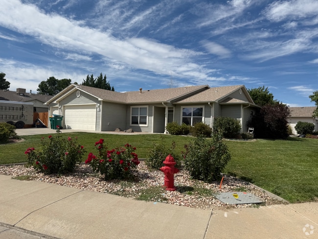 Building Photo - 296 Narrow Leaf Dr