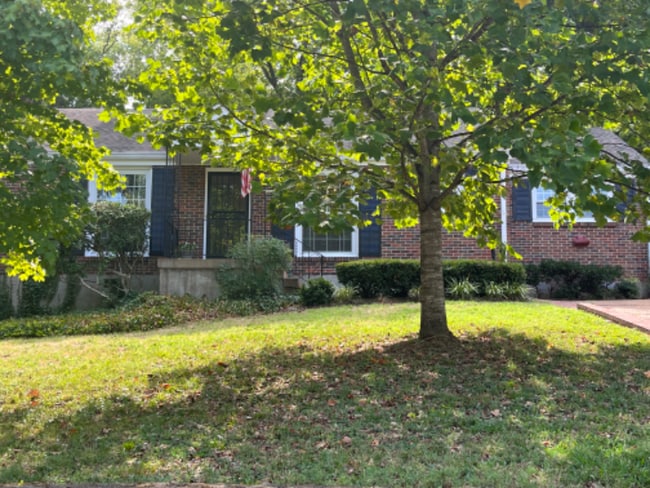 Building Photo - 821 Neartop Dr
