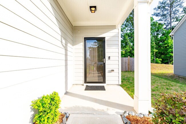 Building Photo - 3bd/2.5ba Douglasville Charming Home for Rent