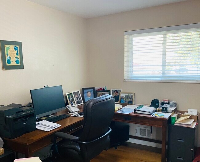 Foto del edificio - 10051 Melody Dr