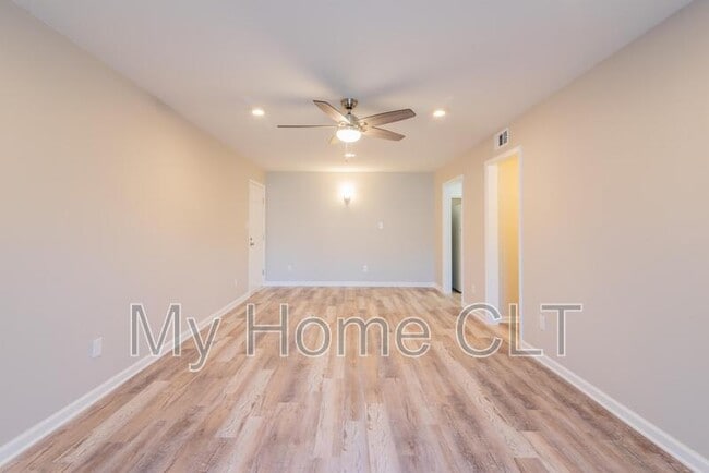 Foto del edificio - 116 Briarcliff Dr
