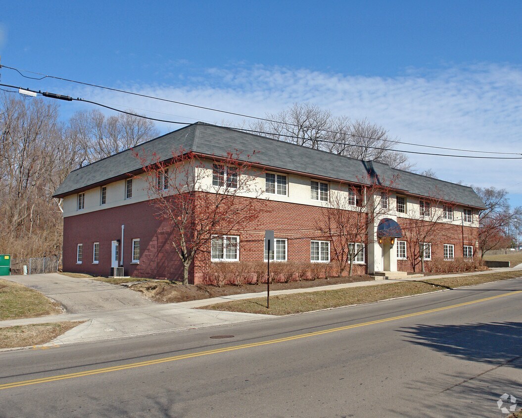 Foto principal - 819 Irving Ave