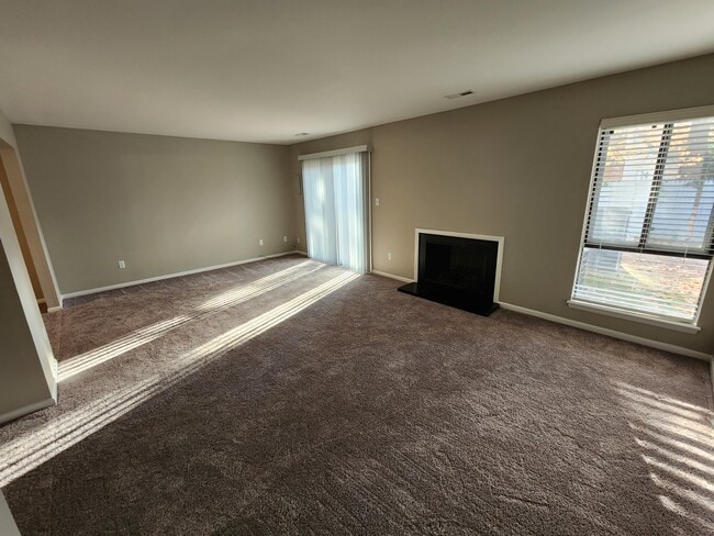 3BR, 2.5 bath- 1,675 sq ft living room - Willow Oaks