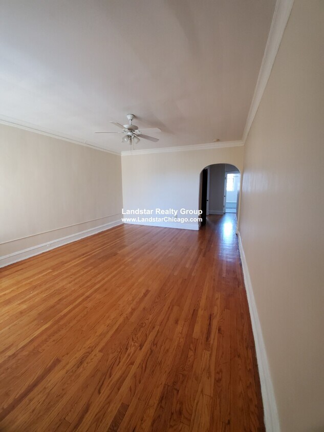 Primary Photo - 5618 N Kimball Ave