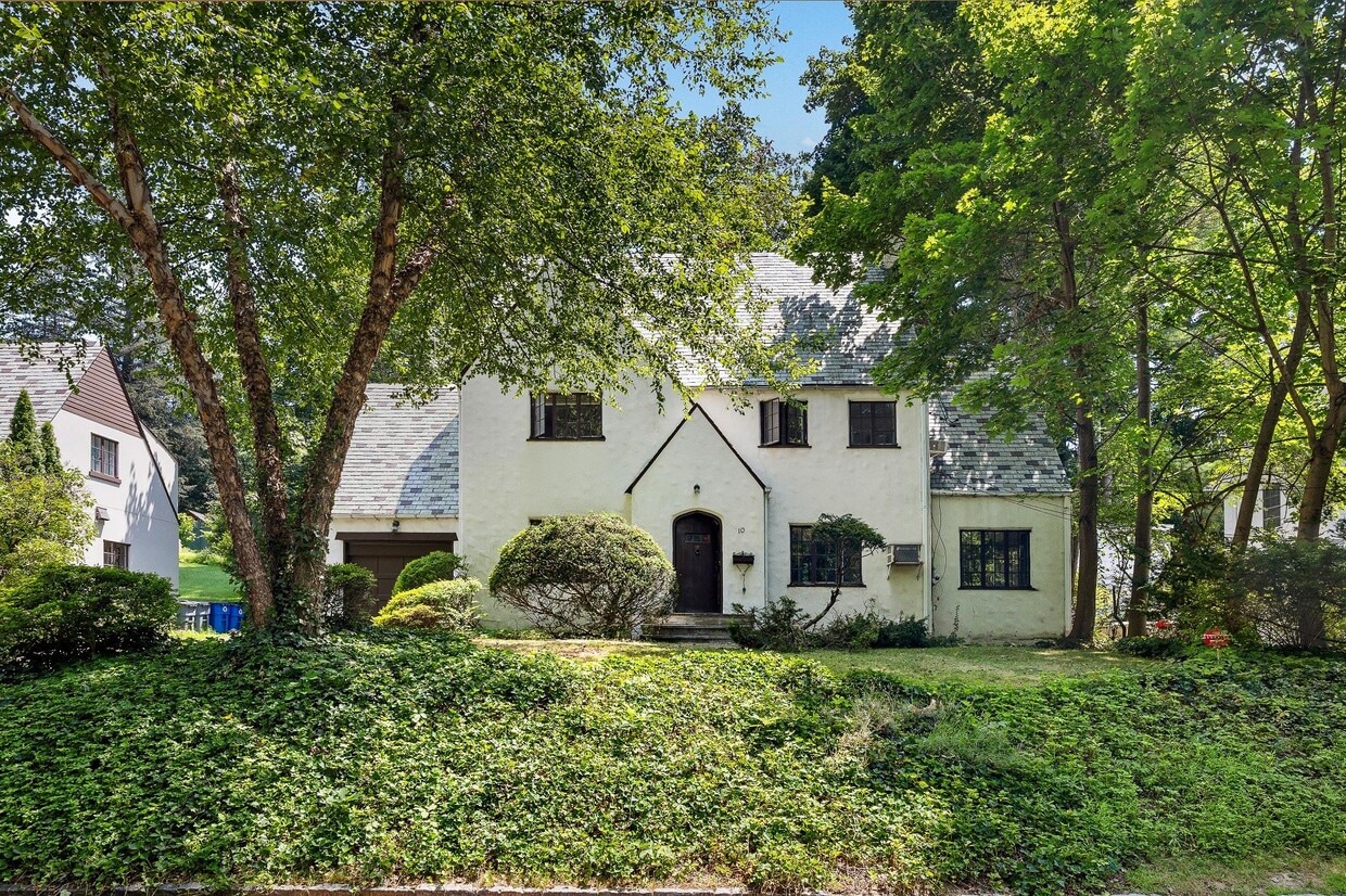Primary Photo - 10 River Rd