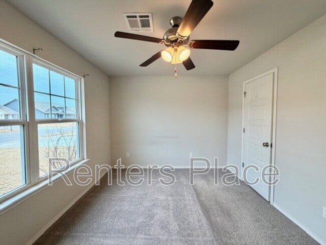 Foto del edificio - 1813 E Van Buren St