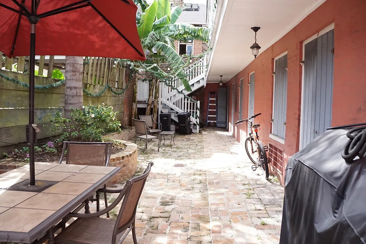 427 Burgundy St Unit Apt. 4, New Orleans, LA 70112 427 Burgundy St