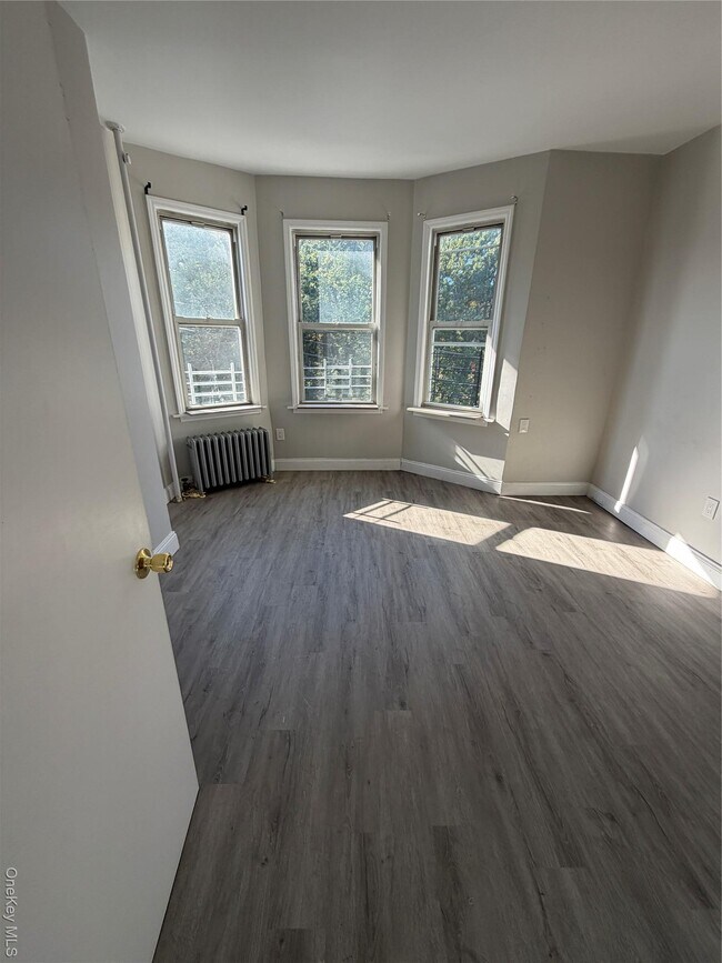 Building Photo - 31 Spruce St