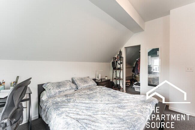 Foto del edificio - 2616 N Marshfield Ave