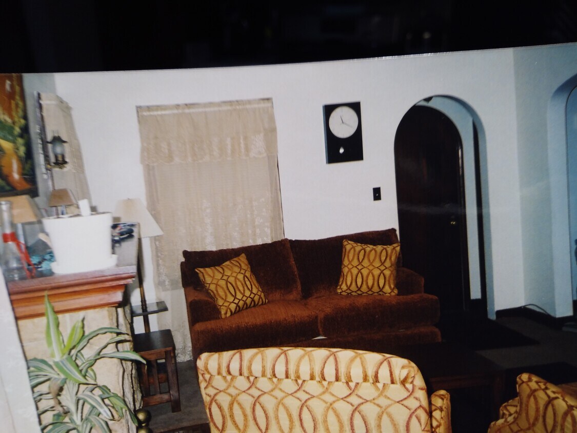 living room - 3847 n 36th