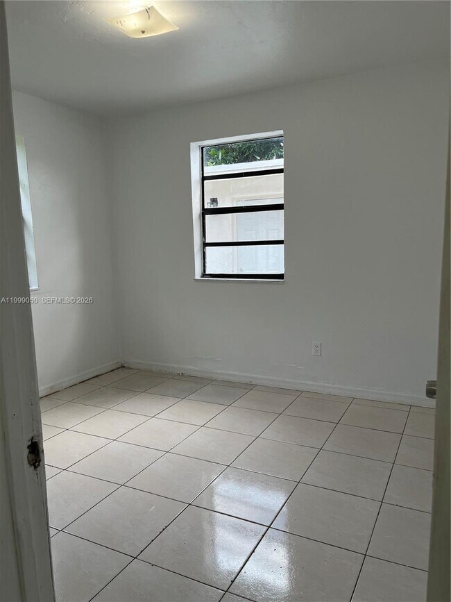 Foto del edificio - 14155 NE 14th Ave