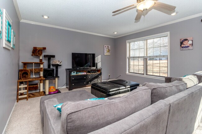 Foto del edificio - Large SW CoMo Duplex - 4 bed - 2.5 bath