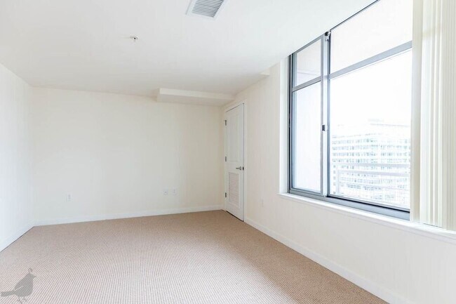 Building Photo - 475 K St NW