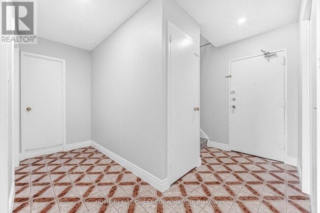 Building Photo - 45 Silverstone Dr