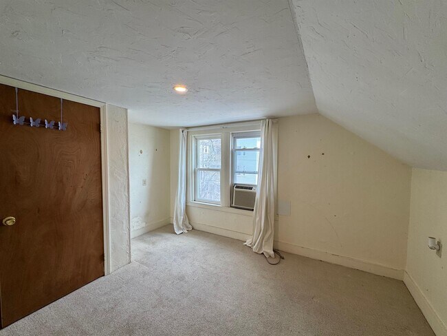 Foto del edificio - 13 Clarendon Ave