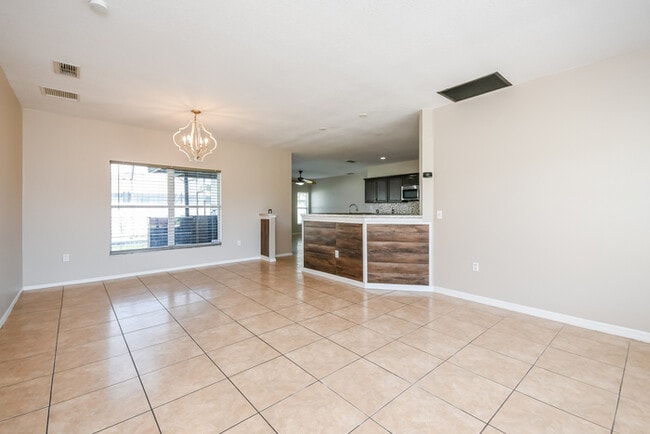 Building Photo - 768 Pelican Ct