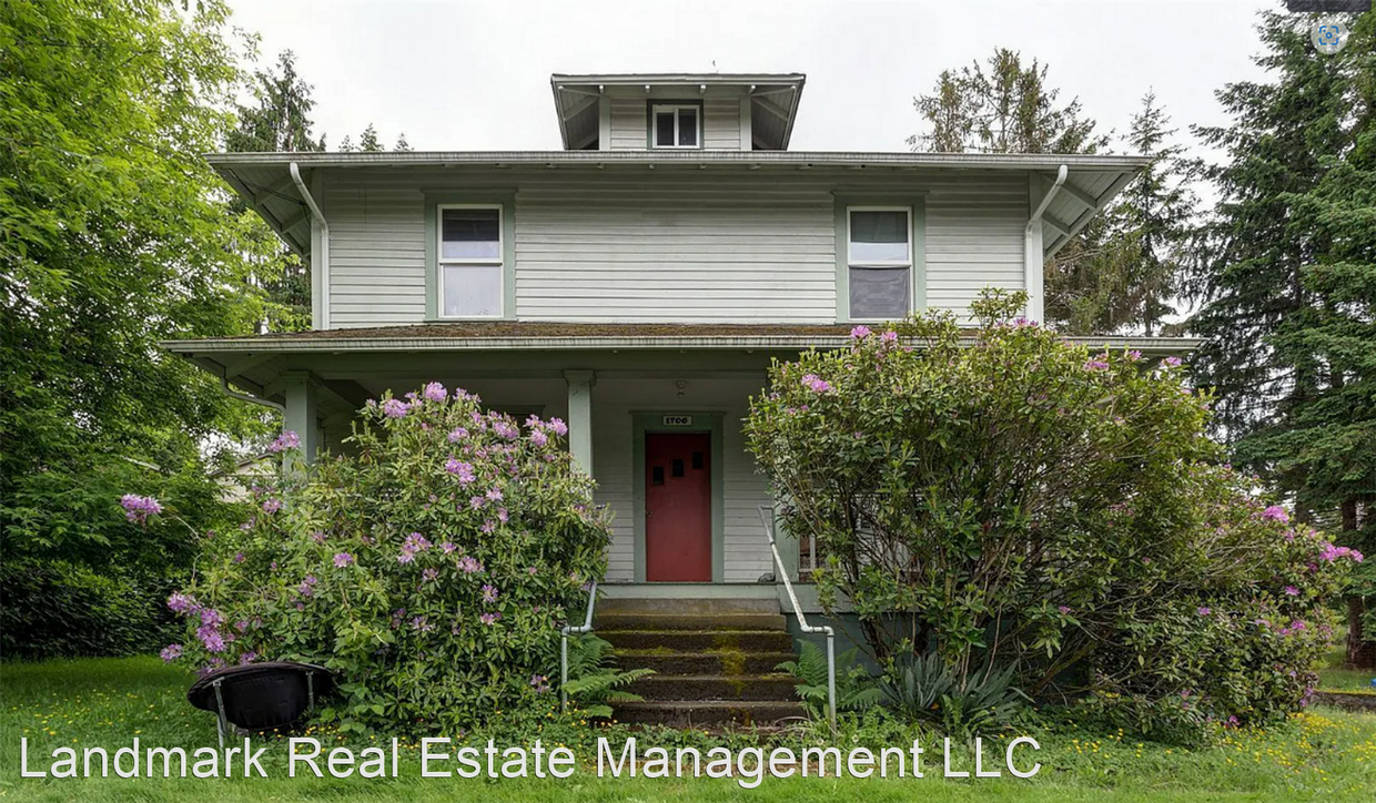 Primary Photo - 8 br, 3 bath House - 1706 Lakeway Drive