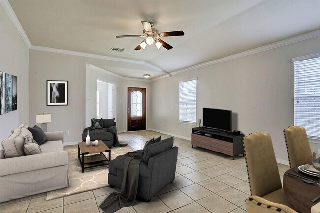 Building Photo - 13011 Trail Manor Dr