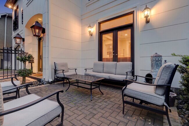 Building Photo - 5313 Fayette St